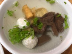 -松树干拌面店