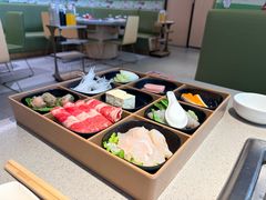 -海底捞火锅(新松江路生日主题店)