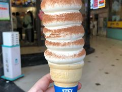 可可粉五球甜筒-DQ·蛋糕·冰淇淋(动壹店)