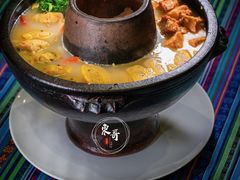-彩云天云南餐厅