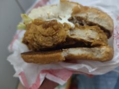 -麦当劳(利津路店)