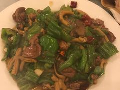 -余杨鸭鸭餐厅