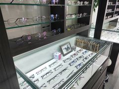 -视野联行眼镜蔡司·依视路官方授权店(顺城店)