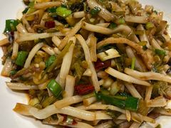 -魏铭鱼头捞饭(晋阳路店)