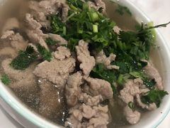 奔跑牛肉汤-犇逸·乐山跷脚牛肉·四川现炒(览海店)