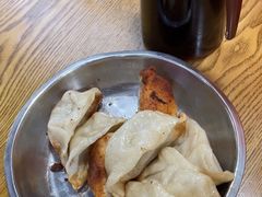 -黄阿姨锅贴大王(万航渡路店)