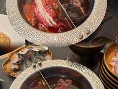 -牛YO寿喜烧·铁板烧和牛火锅自助(市府恒隆店)