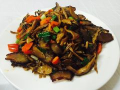 烟笋腊肉钵-新新湘菜馆(新中街二条店)