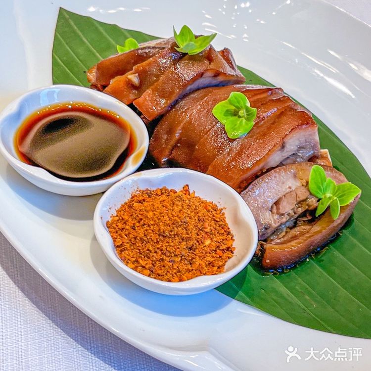 成都美食地标,双子塔旁边的一栋『吃货大楼』