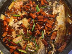 -鸣记脆皮烤鱼·海鲜烤鱼(三八广场店)