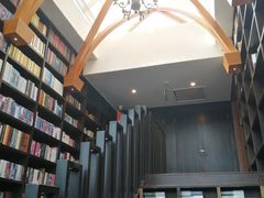 -钟书阁(松江泰晤士小镇店)