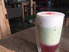 草莓抹茶拿铁-漫咖啡(武汉天地店)