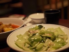 青菜炒蘑菇-大牌大·传统杭帮菜(湖滨店)