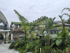 -茅草房·河畔园林火锅
