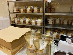 面包甜点陈列柜-清真全盛斋传统糕点(许士庙店)