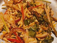 椒麻鸡-龙巢盱眙龙虾·牛蛙·烧烤宵夜(八卦岭店)