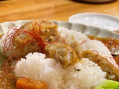 南洋鸡肉汉堡咖喱饭-桃太郎创作料理(大坪店)