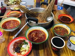 -咏勝锑锅麻辣烫(净居寺路总店)