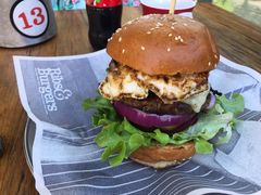 -Ribs & Burgers The Rocks