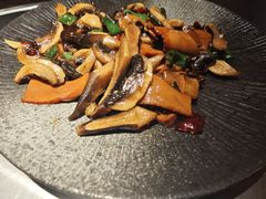-芸鲜季·云南野生菌餐厅· 云南风物味研社(闵行店)