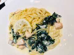 三文鱼菠菜面-TAMATI(巴黎贝甜韩式西餐厅店)