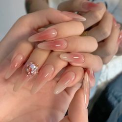 -悦指间美甲美睫