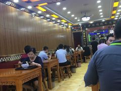 大堂-牛一嘴·兰州牛肉面·大盘鸡(财富中心店)