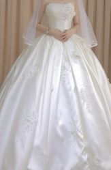 -台湾蔡美月婚纱租赁