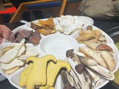 -野菌皇海景野生菌火锅(滨海大道店)