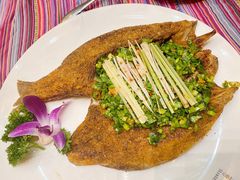 -香巴拉云南餐厅(华莱坞店)