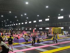 -嘿哟动霸CHUA·新潮玩运动娱乐中心·蹦床滑冰团建乐园