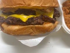 -TRIPS BURGER(大钟寺店)