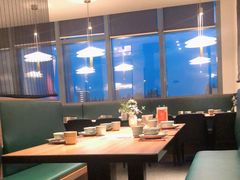 大堂-青年公社烤鸭(宝杨宝龙广场店)