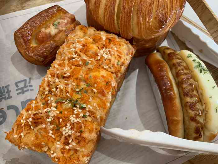 法瑞滋生日蛋糕(锦城路店)-"最近喜欢吃这个奶油芝士餐包,老式面包的