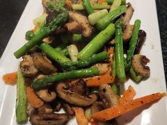 黑松露炒芦笋-莲华素食府