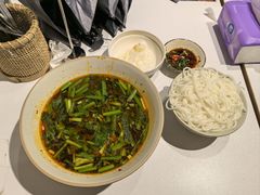 -粉八·云南米线·建水烧烤(常熟路店)