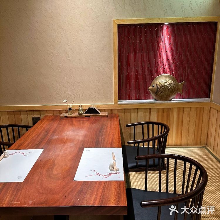 一板之隔，赏大师傅一捏一握之间的美食文化艺术