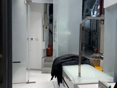 -福奈特洗衣洗鞋(宝华广场店)