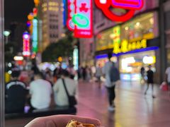 咸蛋黄鲜肉月饼-泰康食品(南京东路店)