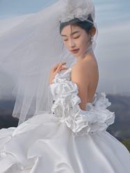 -至臻微拉婚纱摄影