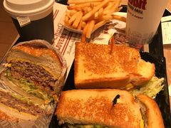 -The Habit Burger Grill 哈比特汉堡(复兴soho店)