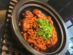 黄豆猪手煲-马仕玖煲·融合菜·酥不腻烤鸭(人大店)