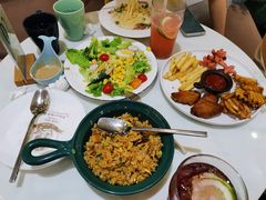 -丽莎沙拉轻食餐厅(国贸店)