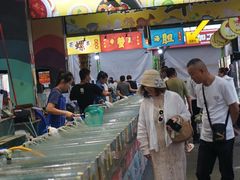 -三亚火车头万人海鲜广场