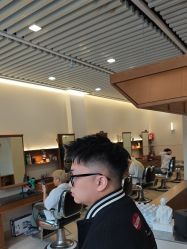 -MARTIN'S BARBER SHOP男士理发馆