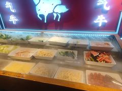 -运气牛自助酱大骨火锅(南京东路店)