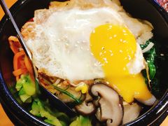 传统石锅拌饭-唯成•韩国炭火烤肉 유성고기