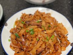 -何妹湿辣牛肉·粤式烧烤砂煲(桂雅路店)