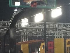 -嘿哟动霸CHUA·新潮玩运动娱乐中心·蹦床滑冰团建乐园