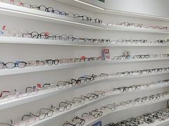 -美式眼镜·授权蔡司.依视路.尼康.豪雅.明月(南翔印象城店)